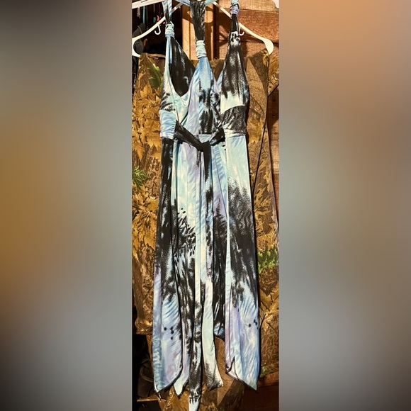 Ingear Halter like dress - Picture 4 of 5